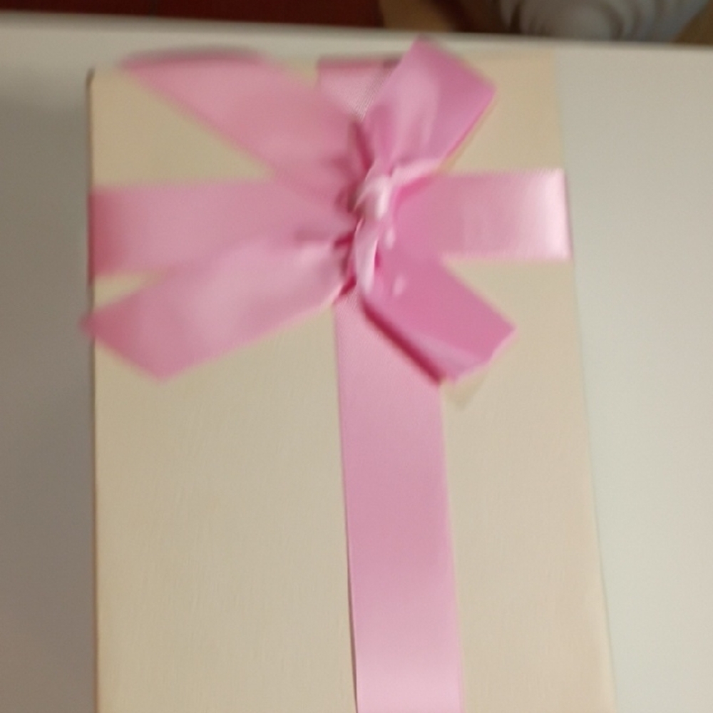 Pink Ribbon Gift Box Set - Picture 5 of 5